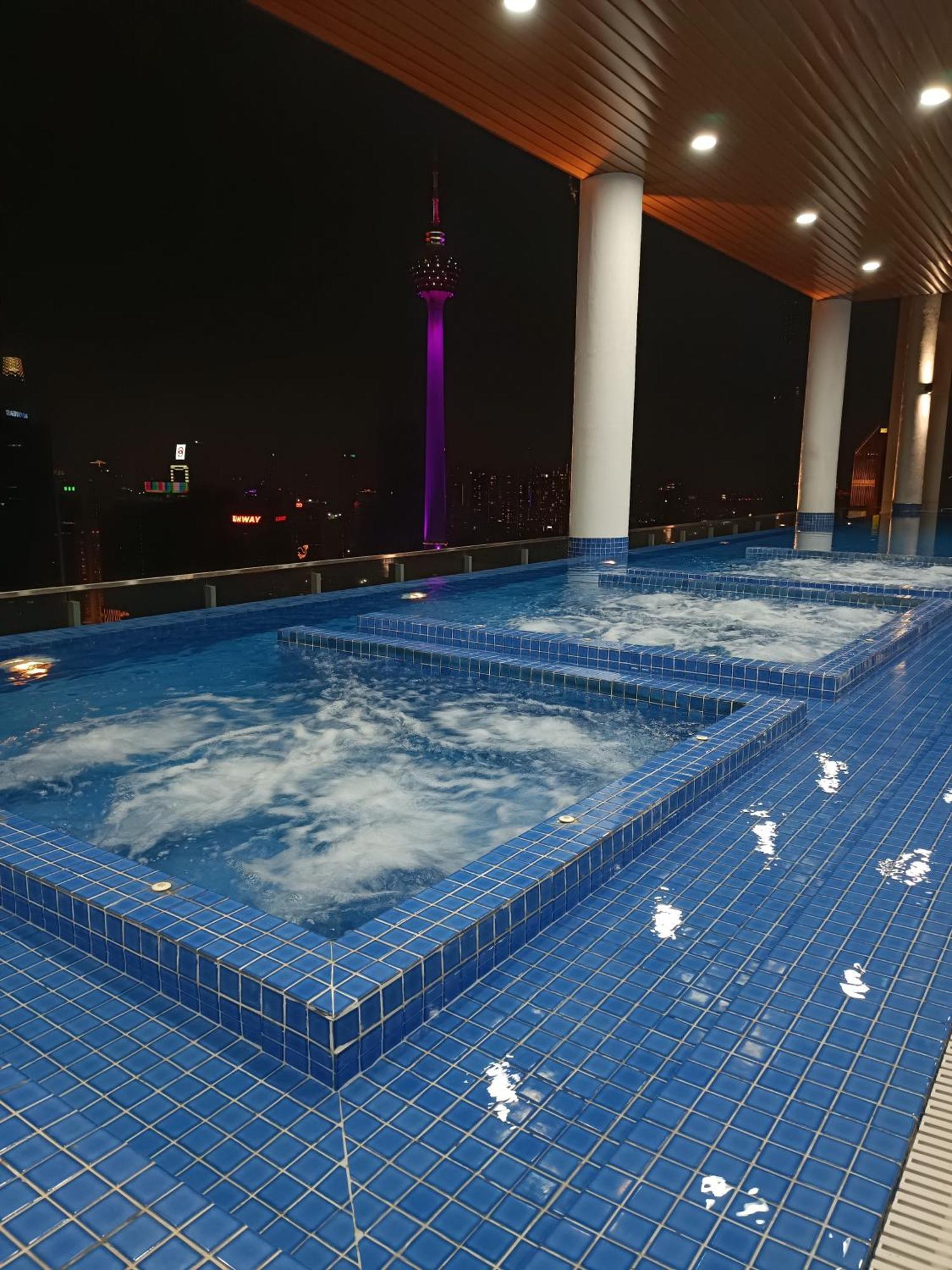 Col 27b Klcc View & Infinity Pool View Pangsapuri