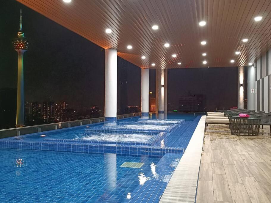Col 27b Klcc View & Infinity Pool View Apartment Kuala Lumpur