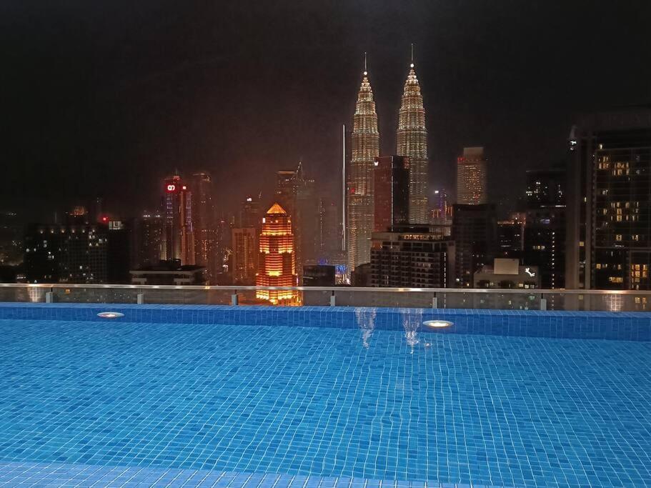 Col 27b Klcc View & Infinity Pool View *